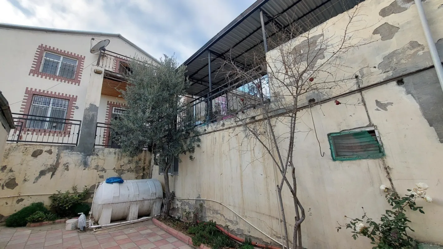 Satılır 4 otaqlı həyət evi 150 m²