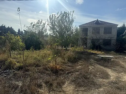 Satılır 4 otaqlı həyət evi 275 m²