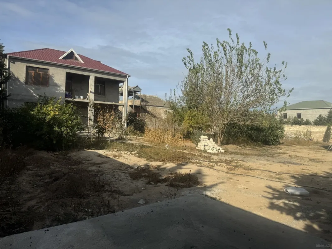 Satılır 4 otaqlı həyət evi 275 m²