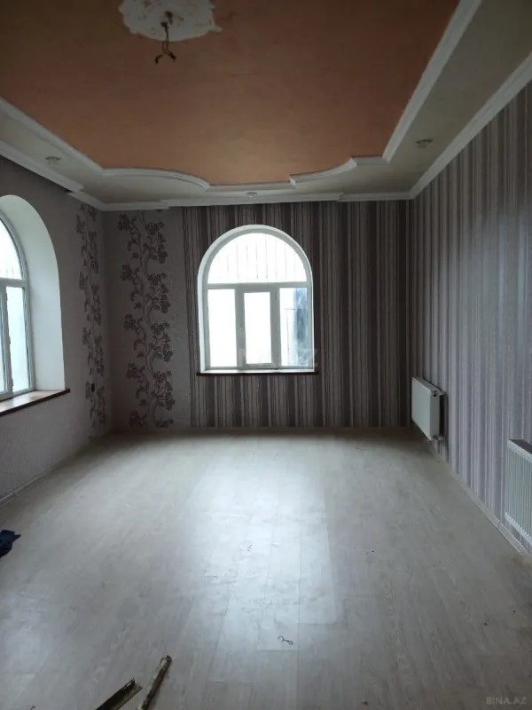 Satılır 4 otaqlı həyət evi 275 m²