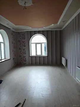 Satılır 4 otaqlı həyət evi 275 m²