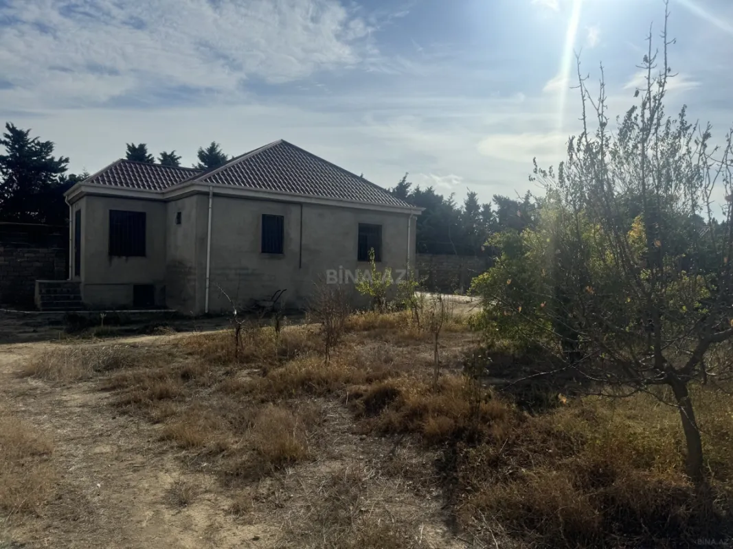 Satılır 4 otaqlı həyət evi 275 m²