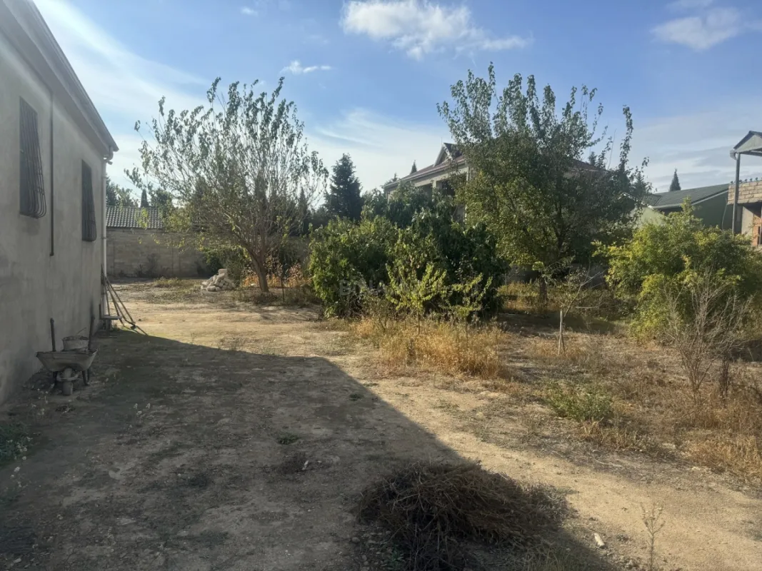 Satılır 4 otaqlı həyət evi 275 m²