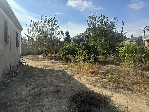 Satılır 4 otaqlı həyət evi 275 m²
