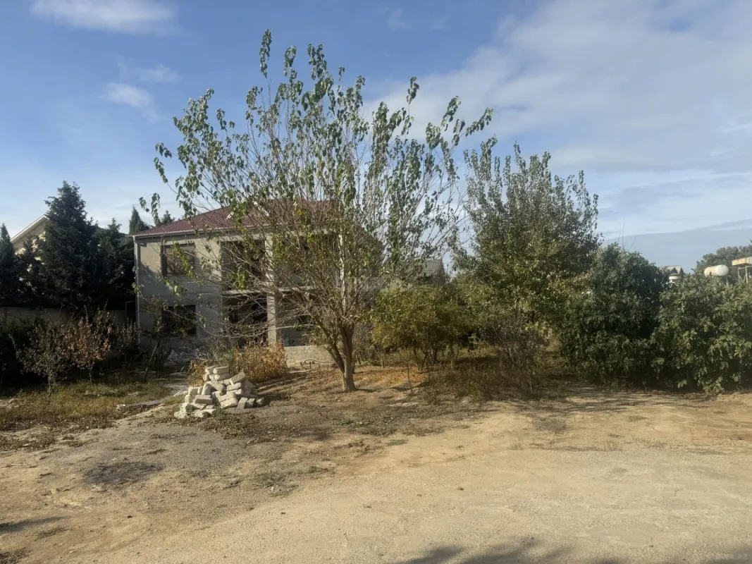 Satılır 4 otaqlı həyət evi 275 m²
