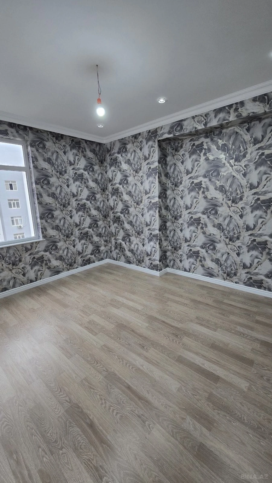 Satılır 2 otaqlı mənzil 79 m²