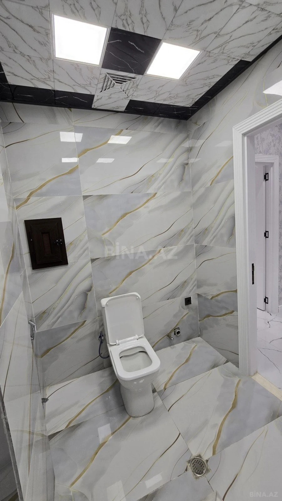 Satılır 2 otaqlı mənzil 79 m²