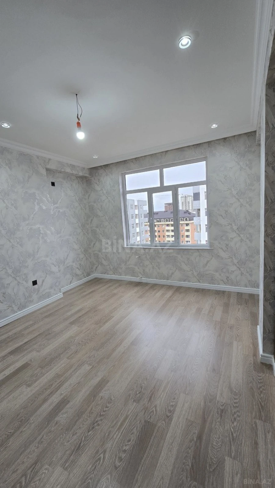 Satılır 2 otaqlı mənzil 79 m²