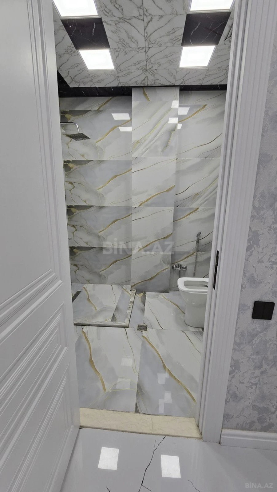 Satılır 2 otaqlı mənzil 79 m²
