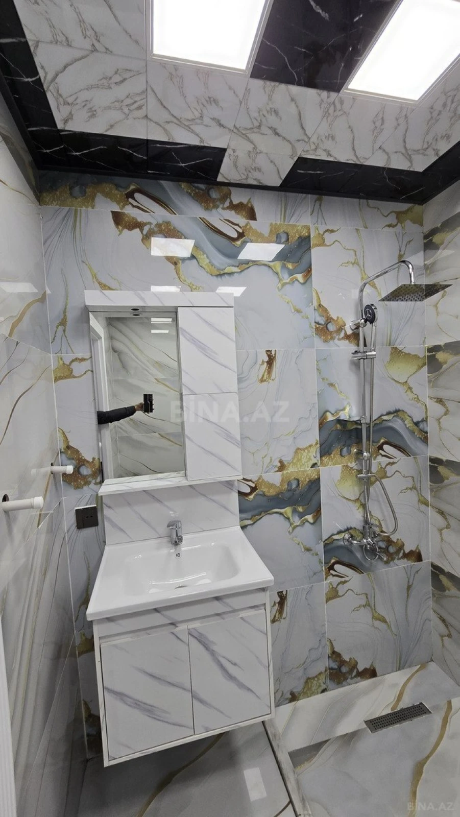 Satılır 2 otaqlı mənzil 79 m²