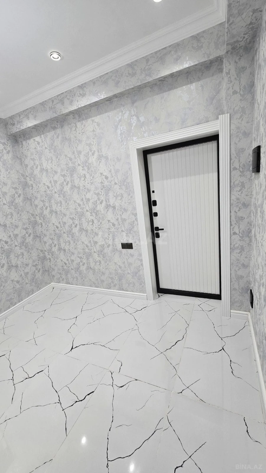 Satılır 2 otaqlı mənzil 79 m²