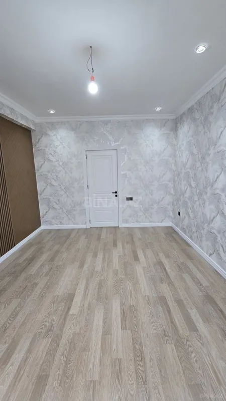 Satılır 2 otaqlı mənzil 79 m²