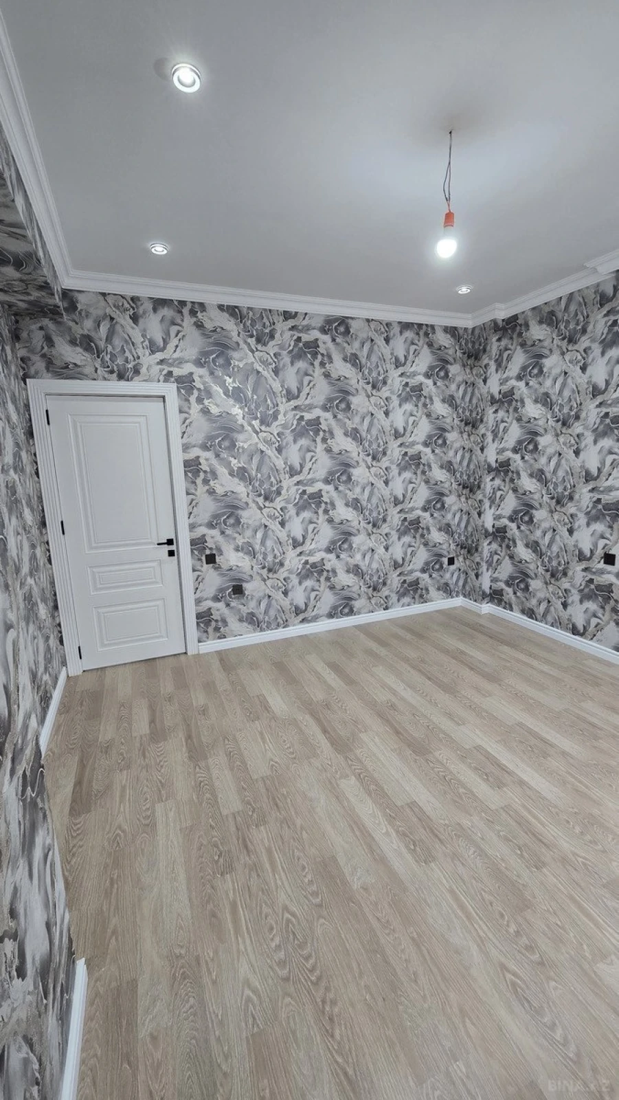 Satılır 2 otaqlı mənzil 79 m²