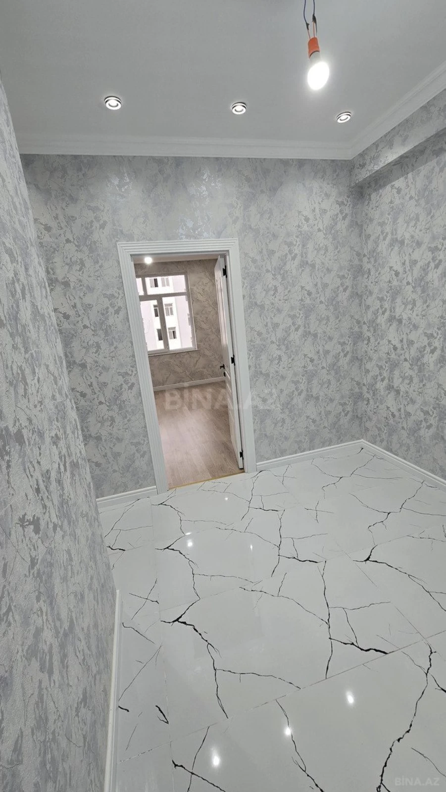 Satılır 2 otaqlı mənzil 79 m²