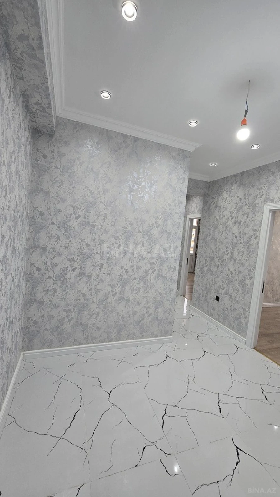 Satılır 2 otaqlı mənzil 79 m²