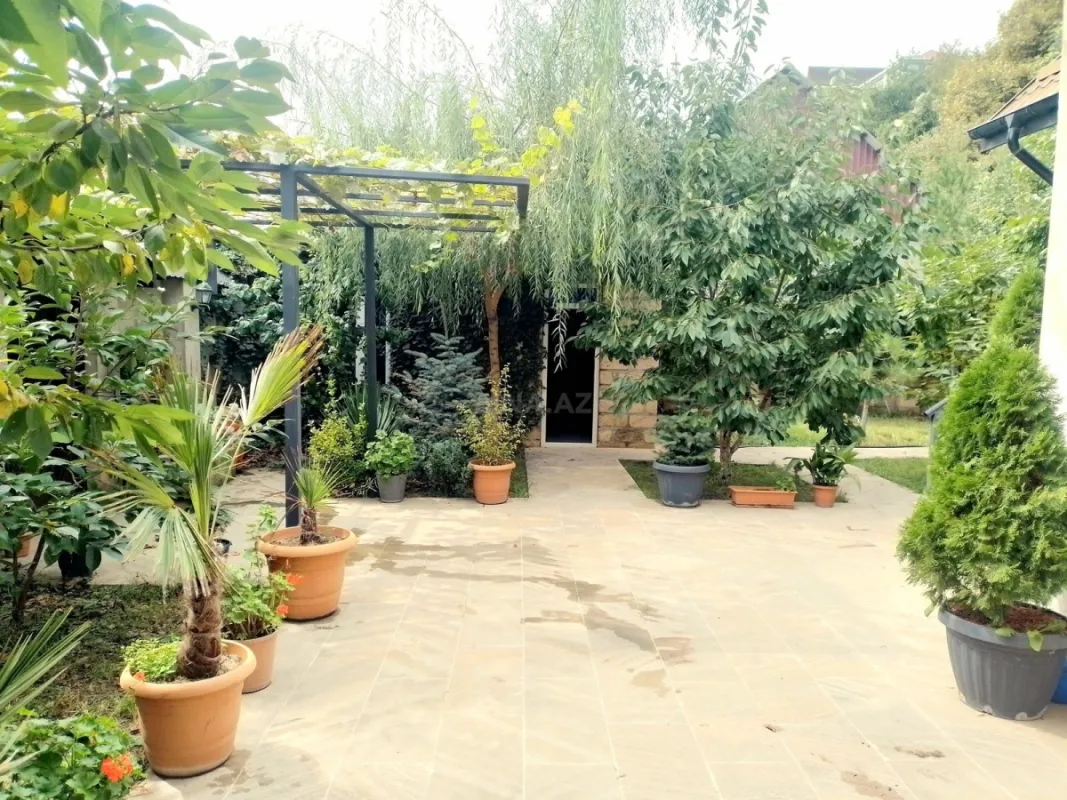 Kirayə verilir 4 otaqlı həyət evi 200 m²