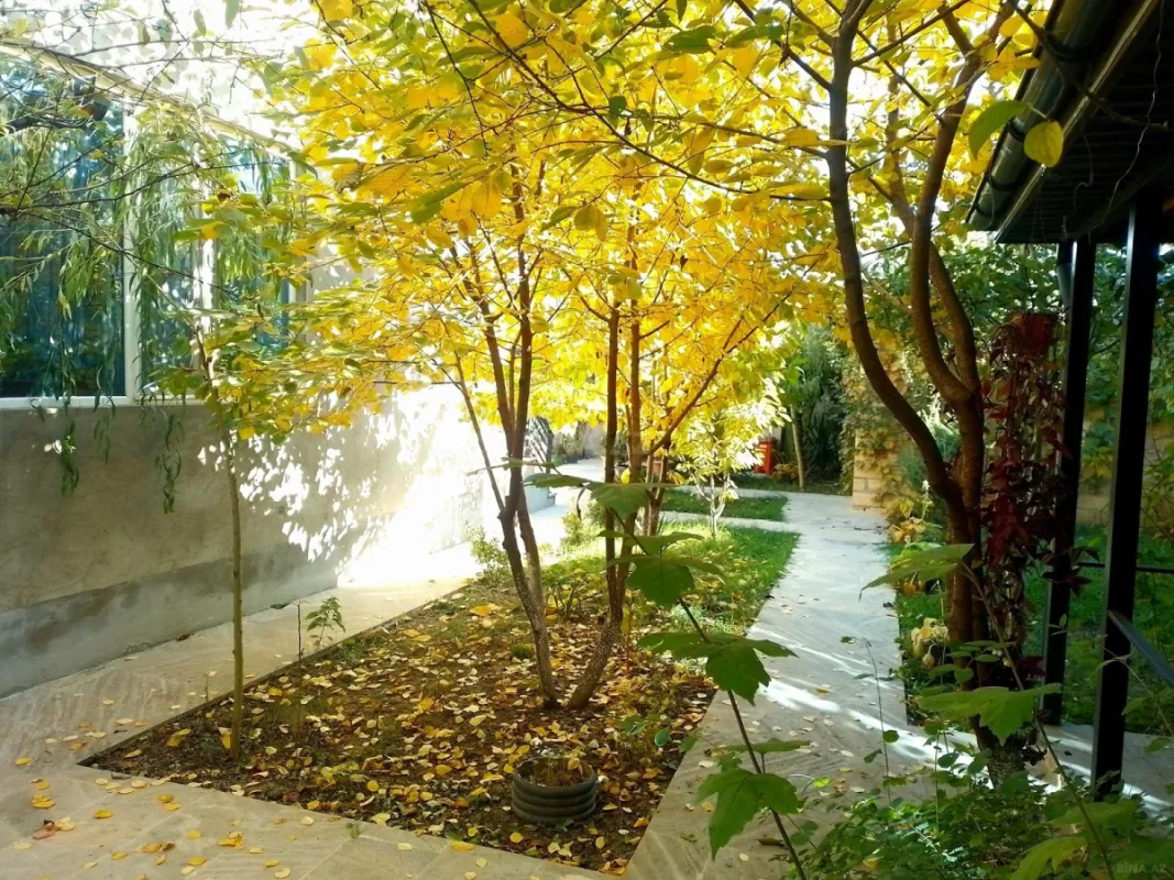 Kirayə verilir 4 otaqlı həyət evi 200 m²