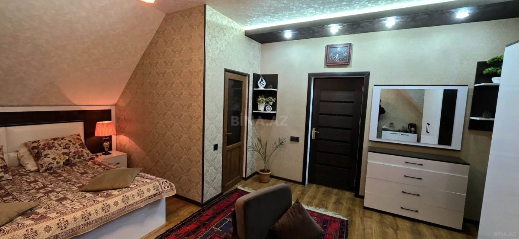 Kirayə verilir 4 otaqlı həyət evi 200 m²