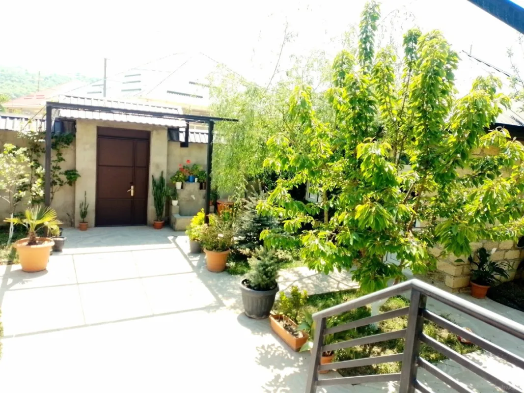 Kirayə verilir 4 otaqlı həyət evi 200 m²