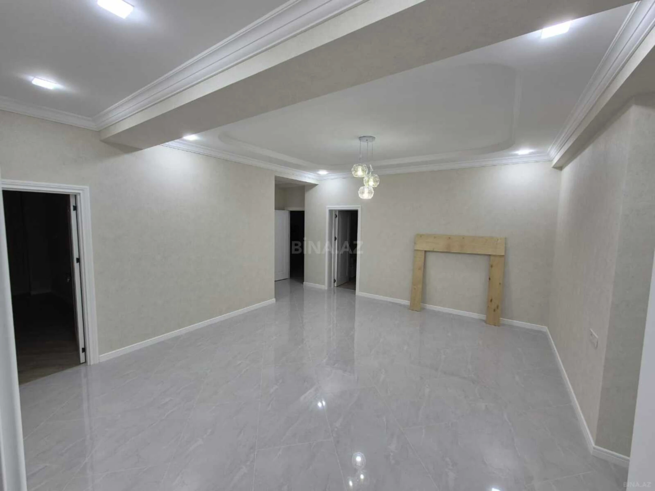 Kirayə verilir 3 otaqlı mənzil 156 m²
