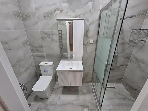 Kirayə verilir 3 otaqlı mənzil 156 m²
