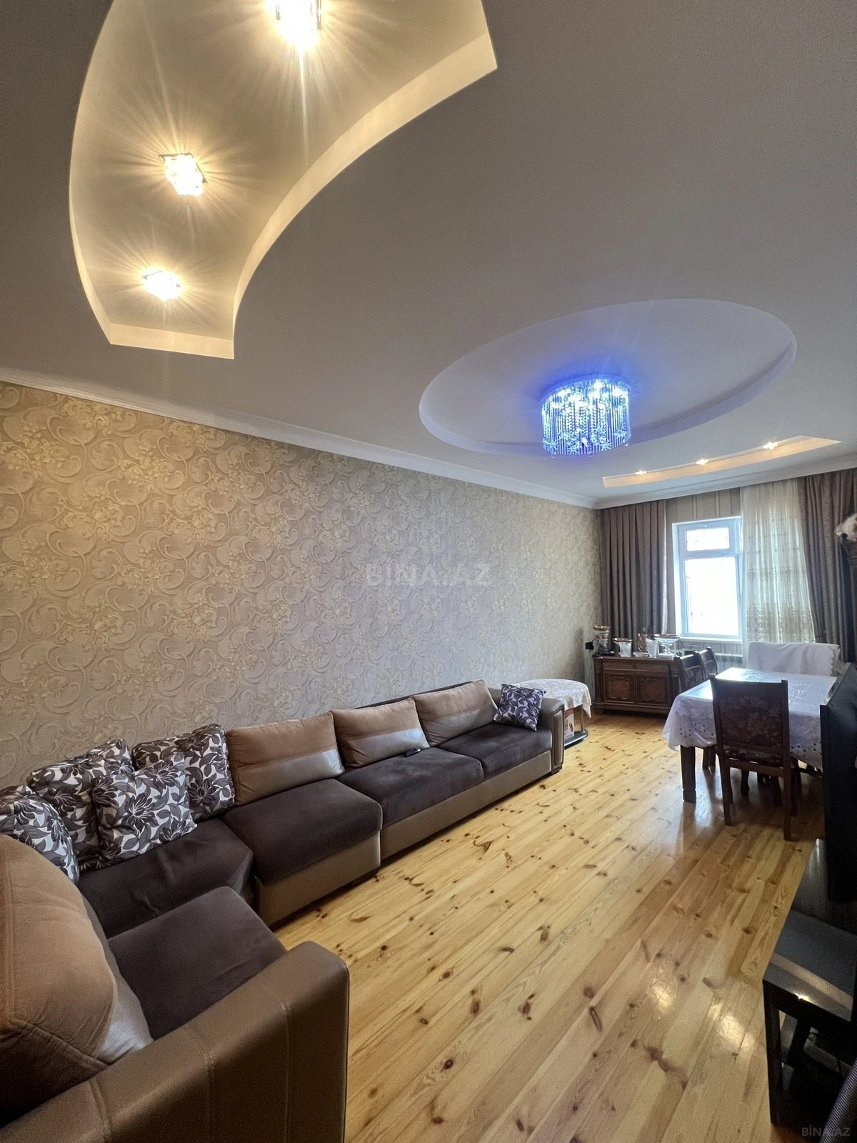Satılır 7 otaqlı həyət evi 250 m²