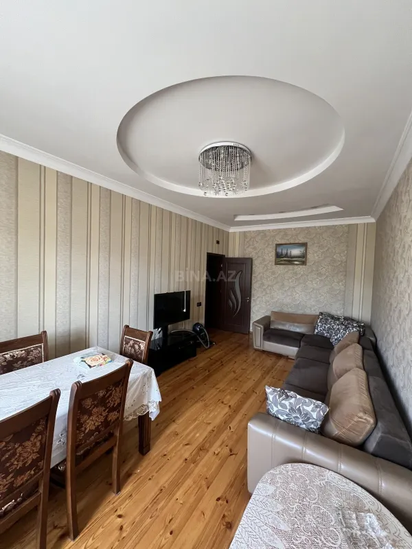 Satılır 7 otaqlı həyət evi 250 m²