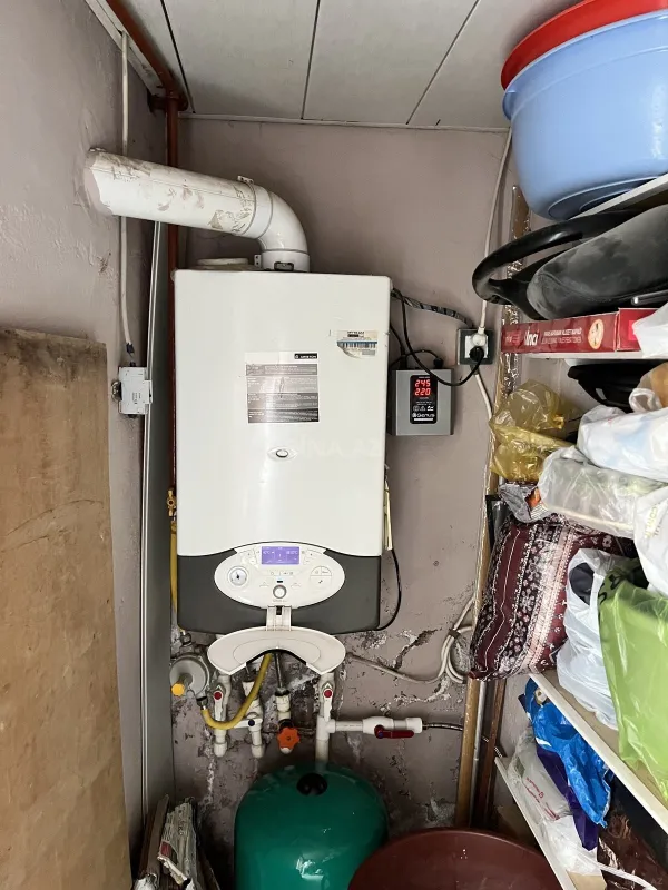 Satılır 7 otaqlı həyət evi 250 m²