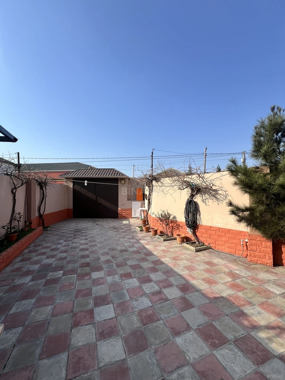 Satılır 7 otaqlı həyət evi 250 m²