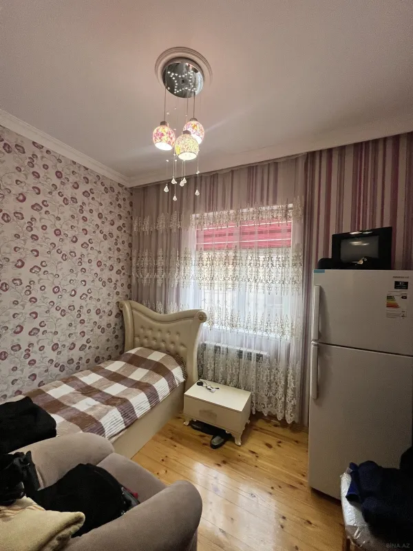 Satılır 7 otaqlı həyət evi 250 m²