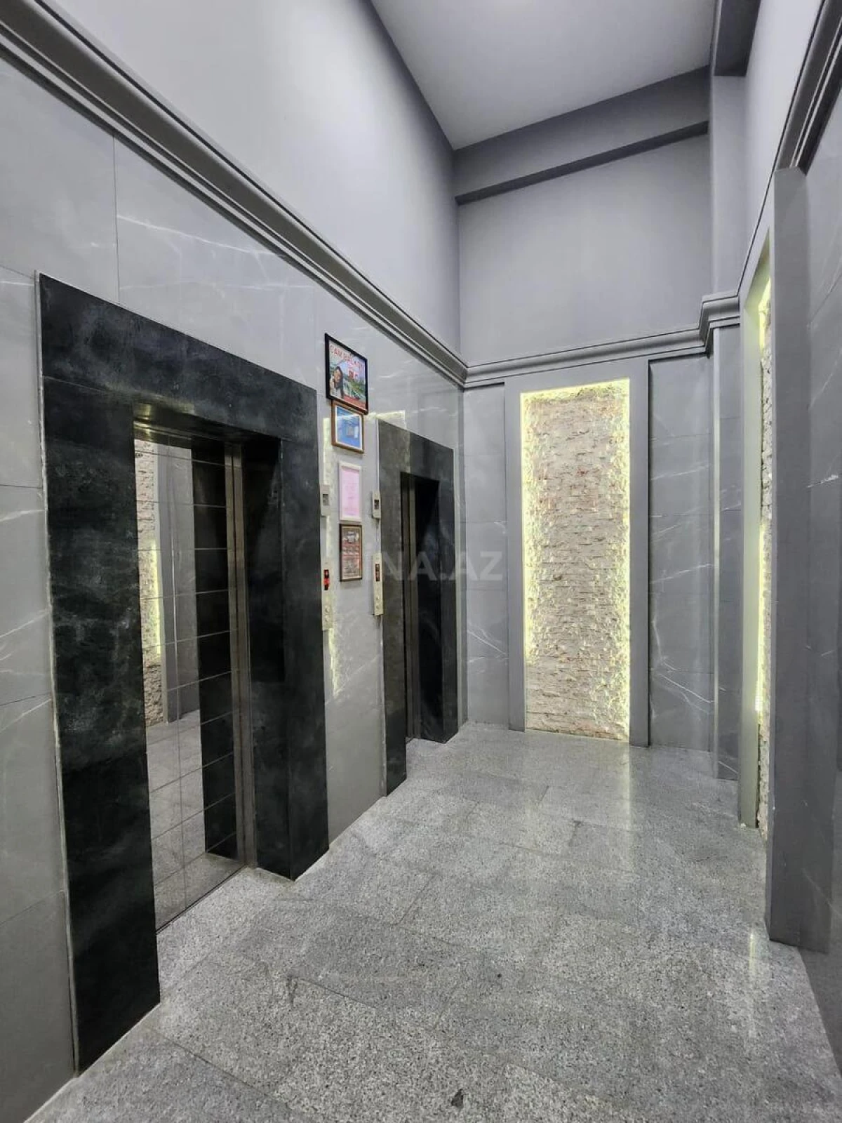 Satılır 5 otaqlı mənzil 323 m²