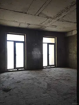 Satılır 5 otaqlı mənzil 323 m²