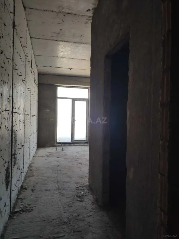 Satılır 5 otaqlı mənzil 323 m²