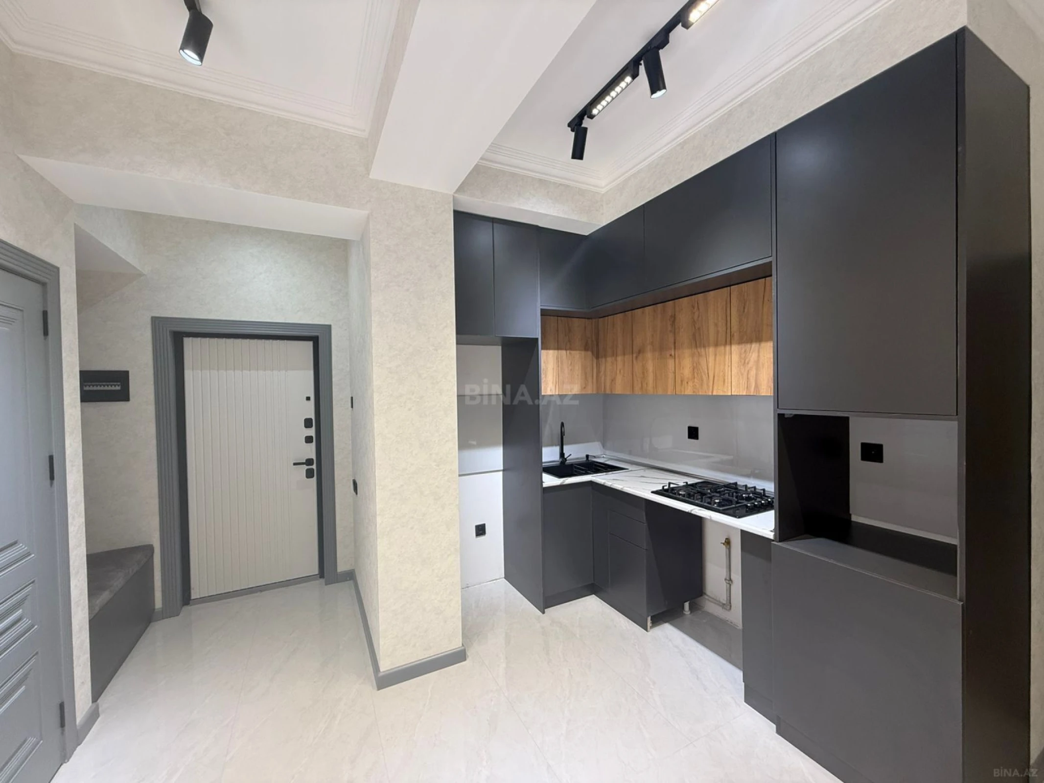 Satılır 3 otaqlı mənzil 77 m²