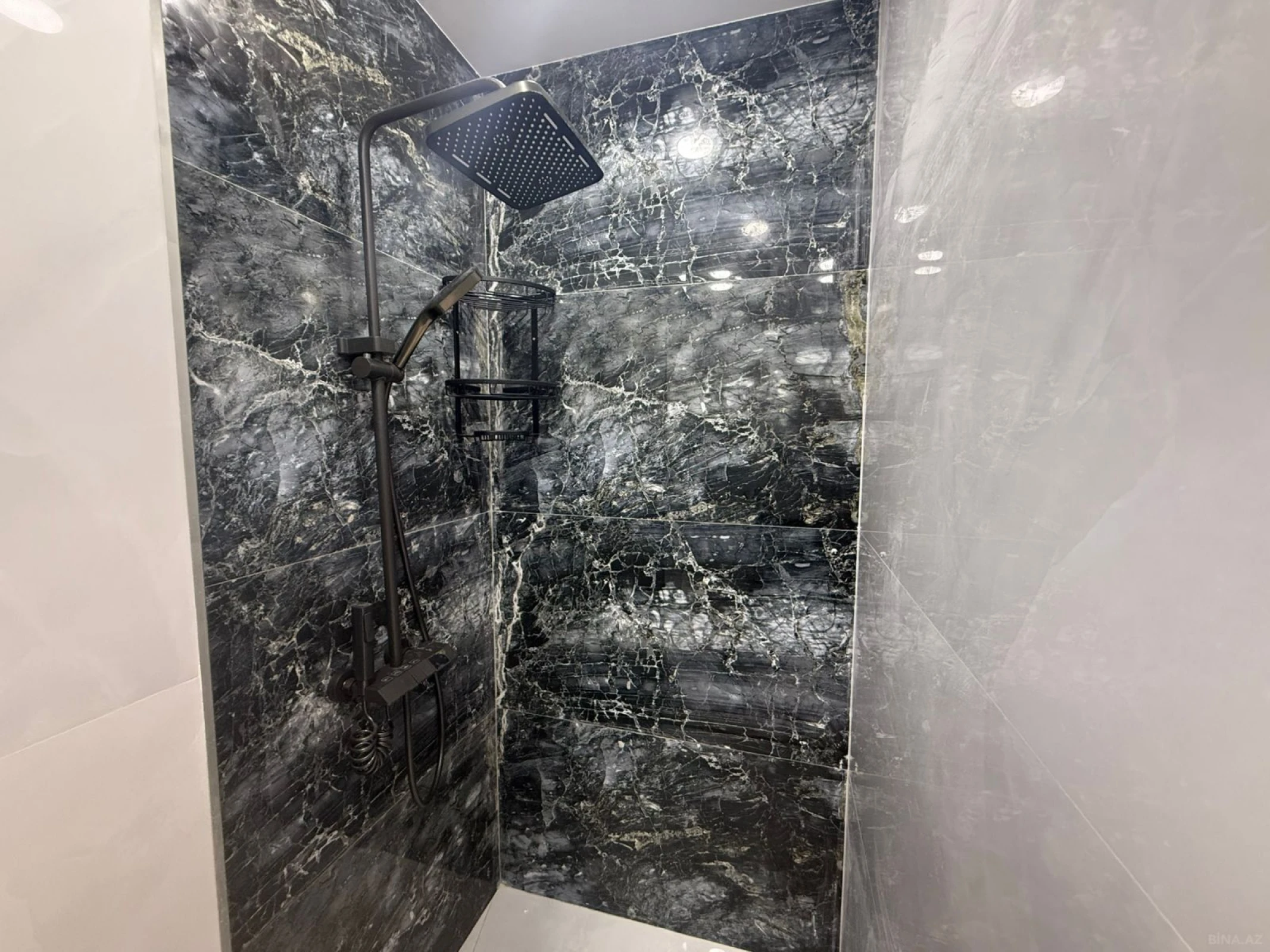 Satılır 3 otaqlı mənzil 77 m²