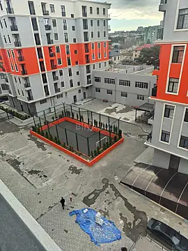 Satılır 4 otaqlı mənzil 142.5 m²