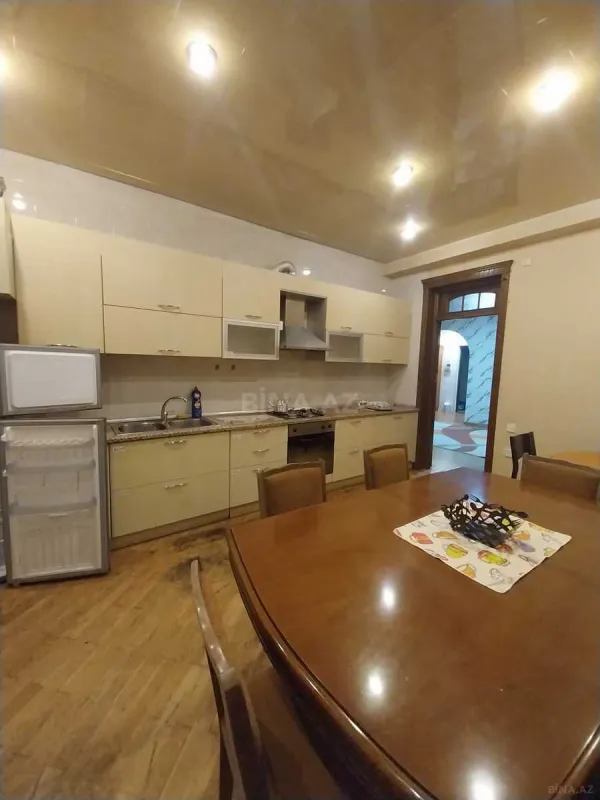 Kirayə verilir 6 otaqlı ofis 230 m²