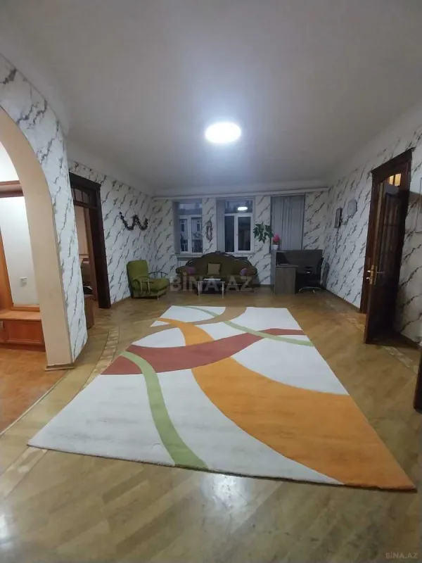 Kirayə verilir 6 otaqlı ofis 230 m²