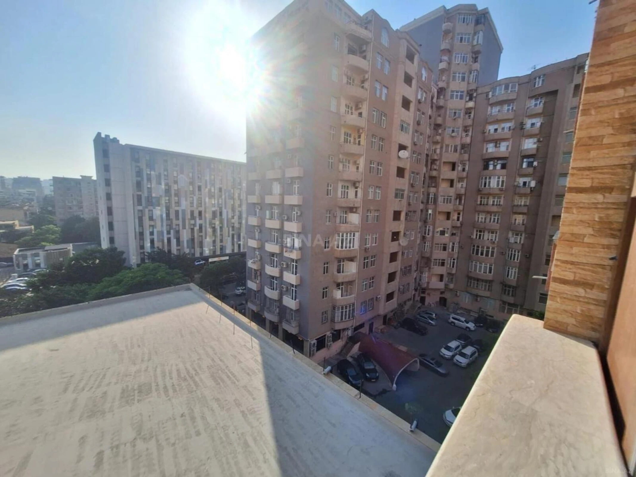 Satılır 4 otaqlı mənzil 200 m²