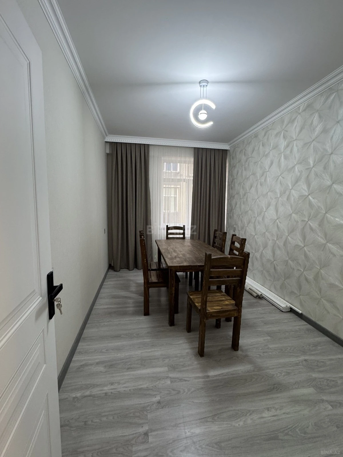 Satılır 3 otaqlı mənzil 83 m²