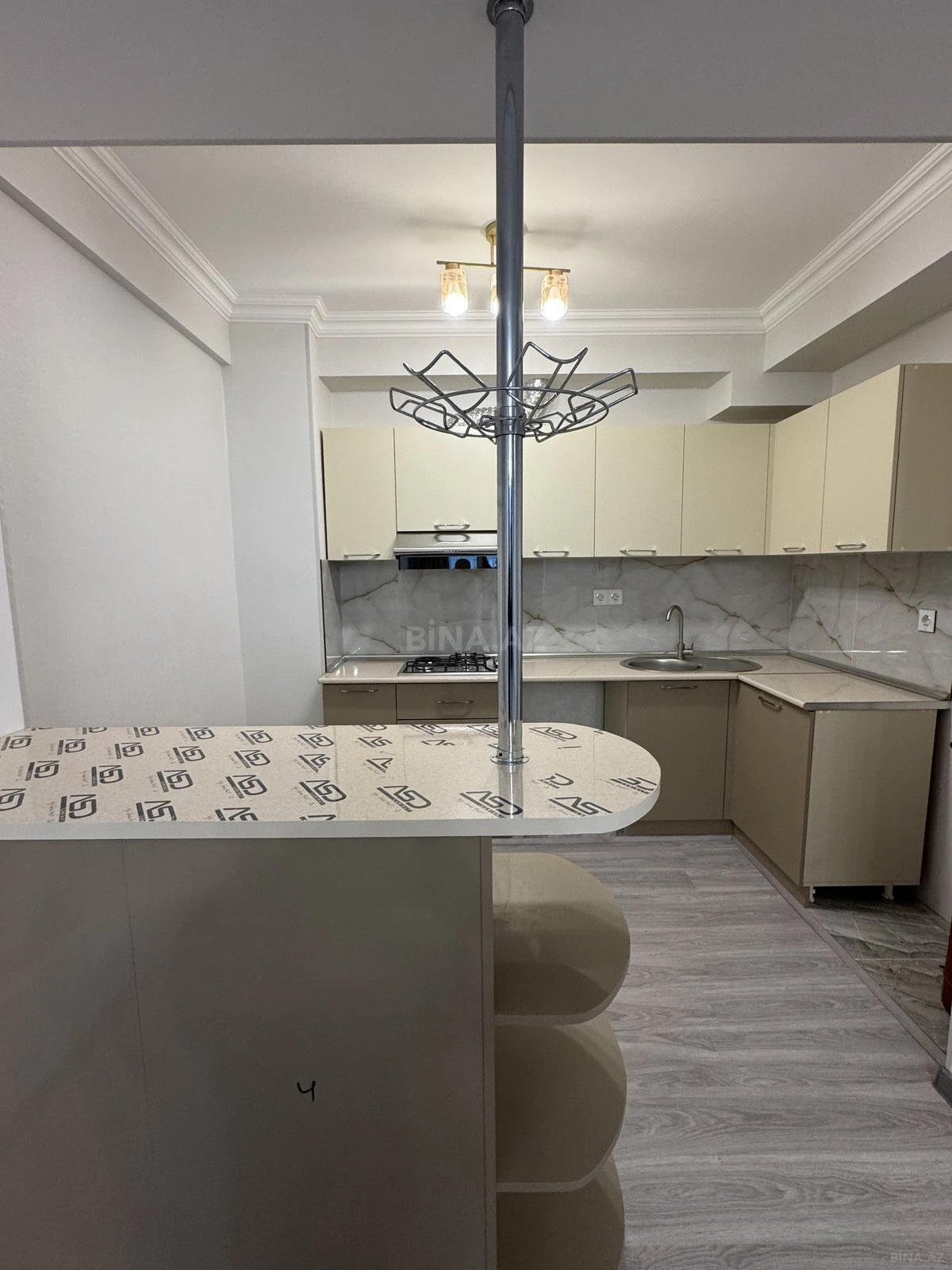 Satılır 3 otaqlı mənzil 83 m²