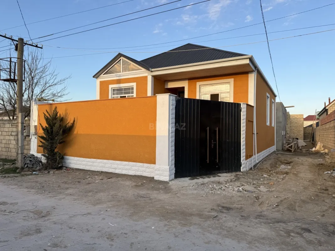 Satılır 4 otaqlı həyət evi 100 m²