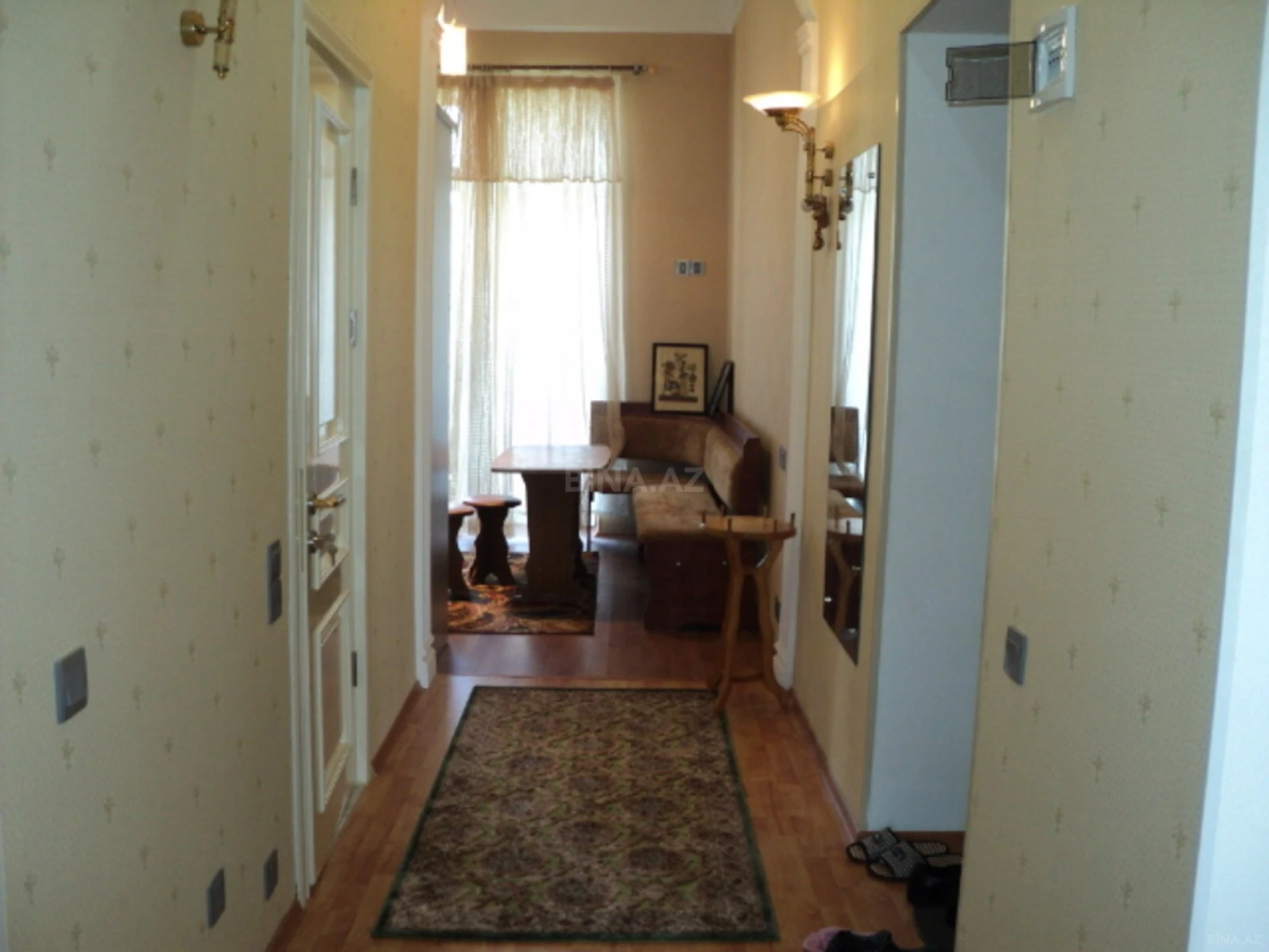 Kirayə verilir 2 otaqlı mənzil 60 m²