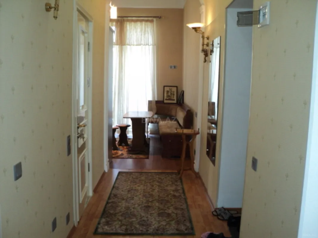 Kirayə verilir 2 otaqlı mənzil 60 m²