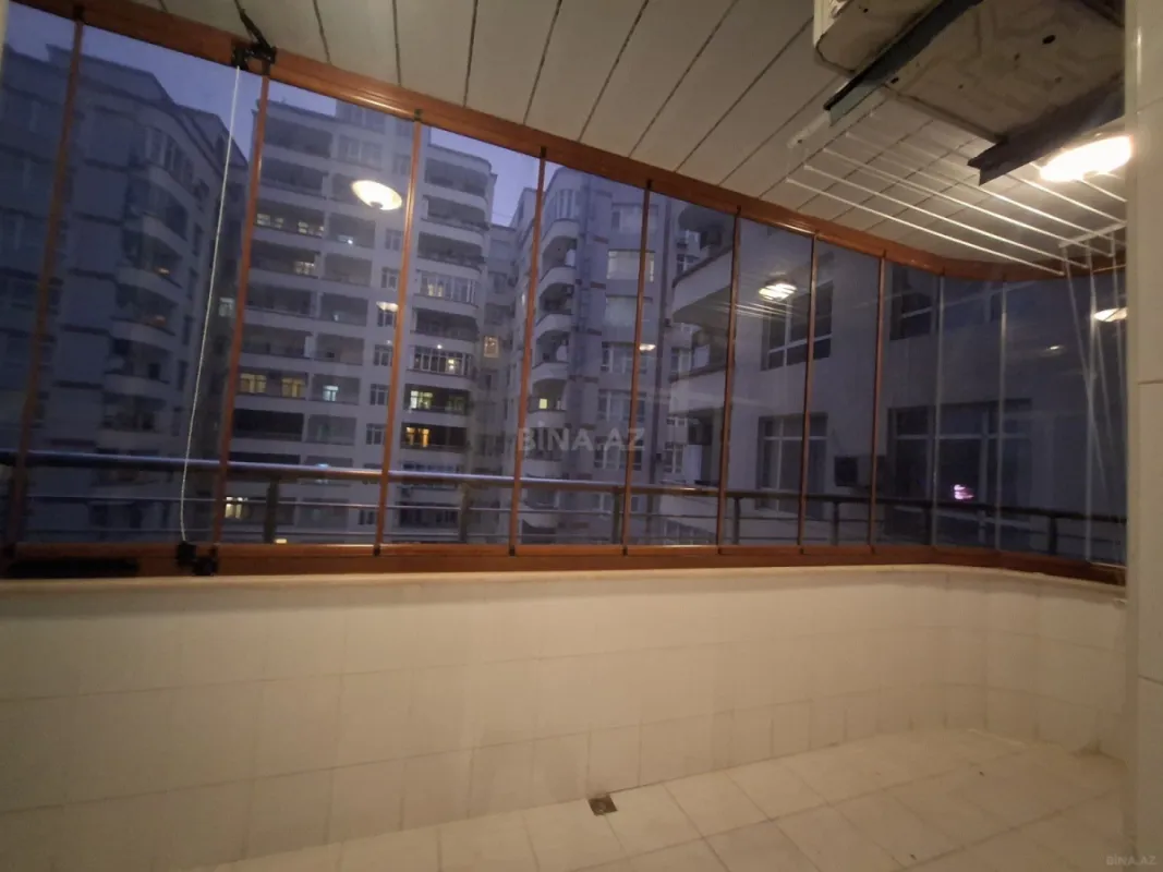 Kirayə verilir 3 otaqlı mənzil 165 m²