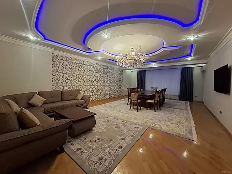 Kirayə verilir 3 otaqlı mənzil 165 m²