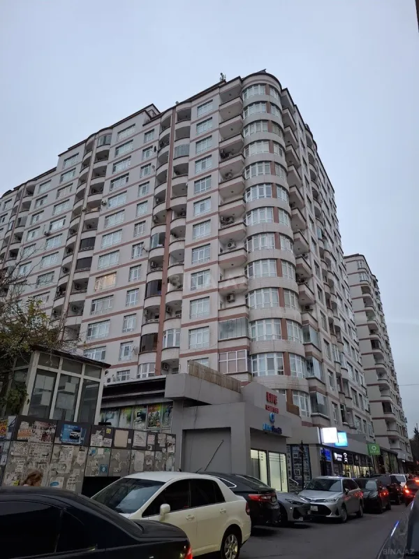 Kirayə verilir 3 otaqlı mənzil 165 m²
