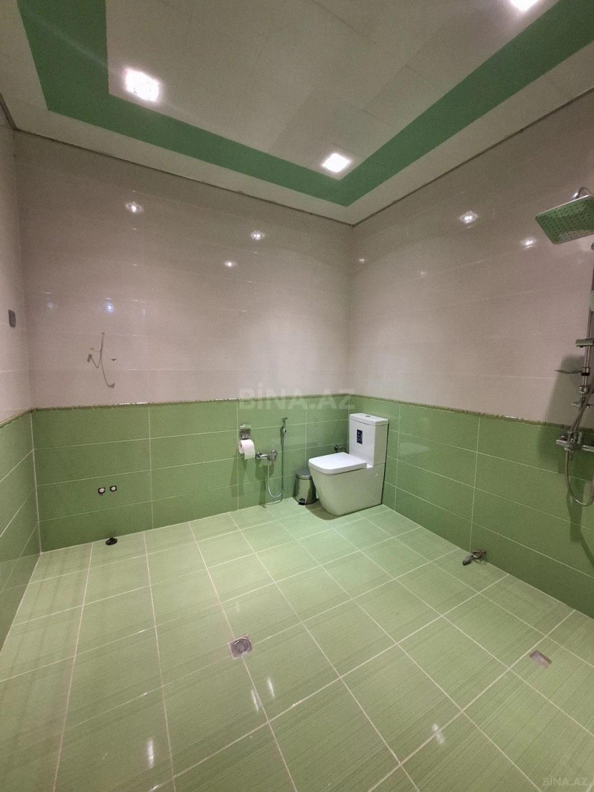 Kirayə verilir 3 otaqlı mənzil 165 m²