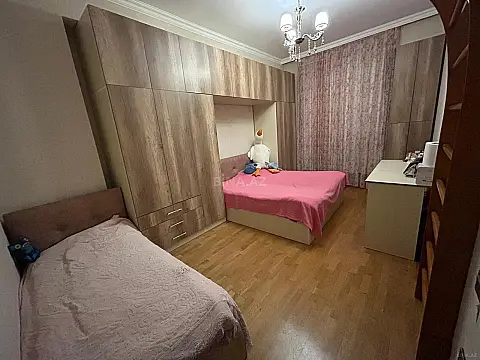 Satılır 3 otaqlı mənzil 96 m²