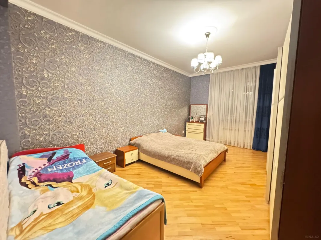 Kirayə verilir 3 otaqlı mənzil 109 m²